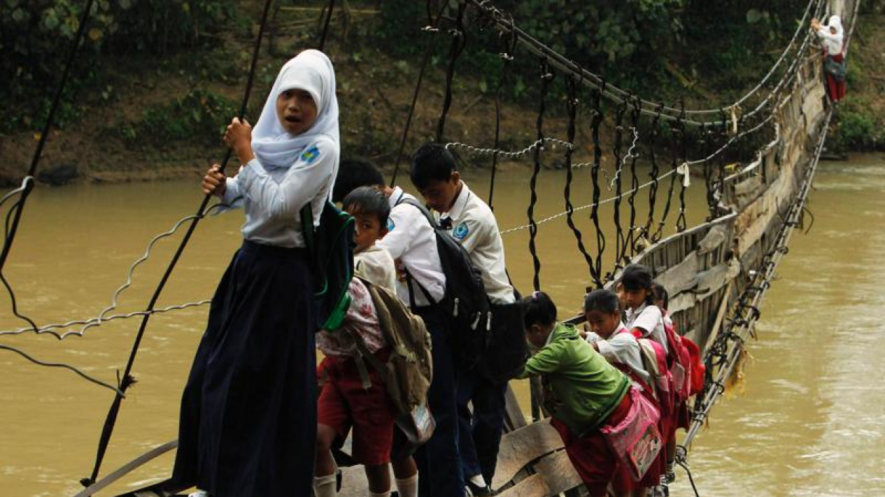 Syam Trans: Jembatan Kehidupan Harian di Cilacap